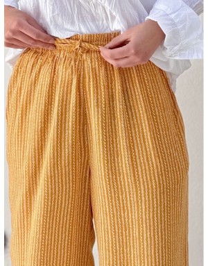 Pantalon fluide Molly Bracken, imprimé fin sur fond jaune, référence LA1485CE