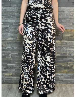 Pantalon large de coupe droite Rachel de Molly Bracken. Imprimé et de matière soyeuse. Référence T2027DP