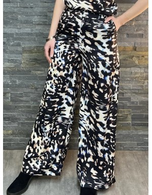 Pantalon large de coupe droite Rachel de Molly Bracken. Imprimé et de matière soyeuse. Référence T2027DP