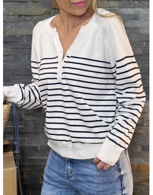 Pull marinière Molly bracken, col en V avec 5 boutons, couleur blanc à rayures Navy,  référence E1730DP