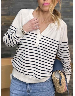 Pull marinière Molly bracken, col en V avec 5 boutons, couleur blanc à rayures Navy,  référence E1730DP