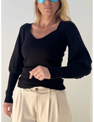 Pull fantaisie noir Molly Bracken, encolure coeur, maille à côtes fines, référence TS134CN