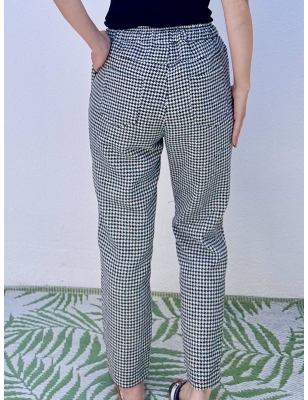 Pantalon décontracté noir et blanc, style jogger, motif pied-de-poule, Lili Sidonio pour Molly Brcken, référence PL260CH