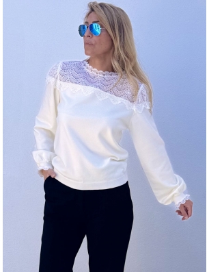 Pull fantaisie blanc cassé, maille pointelle Molly Bracken, détails de dentelle, référence LA1613CN