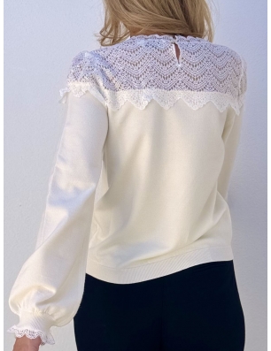 Pull fantaisie blanc cassé, maille pointelle Molly Bracken, détails de dentelle, référence LA1613CN