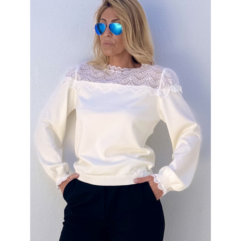 Pull fantaisie blanc cassé, maille pointelle Molly Bracken, détails de dentelle, référence LA1613CN