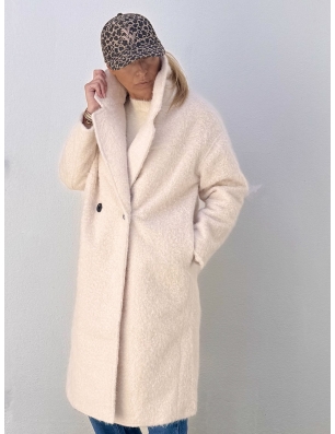 Manteau blanc cassé, coupe large effet laine duveteuse, Lili Sidonio pour Molly Bracken, réfèrence PLF106CH