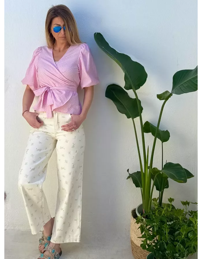 blouse chemise forme cache-coeur, coloris rose tendre avec rayures blanches, 60% coton, manches ballons - Référence : T1989DP