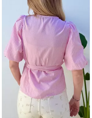 blouse chemise forme cache-coeur, coloris rose tendre avec rayures blanches, 60% coton, manches ballons - Référence : T1989DP