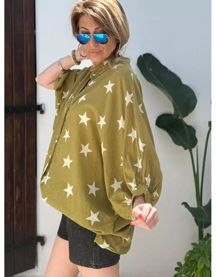 Chemise oversize et longue, kaki, voile de coton, motif étoiles, manches 3/4- Référence : Candelaria