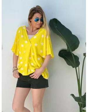 Top oversize, jaune, 100% viscose, motif étoiles, manches courtes- Référence : Chandler