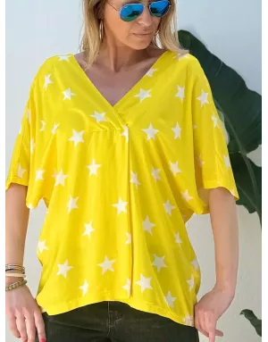 Top oversize, jaune, 100% viscose, motif étoiles, manches courtes- Référence : Chandler
