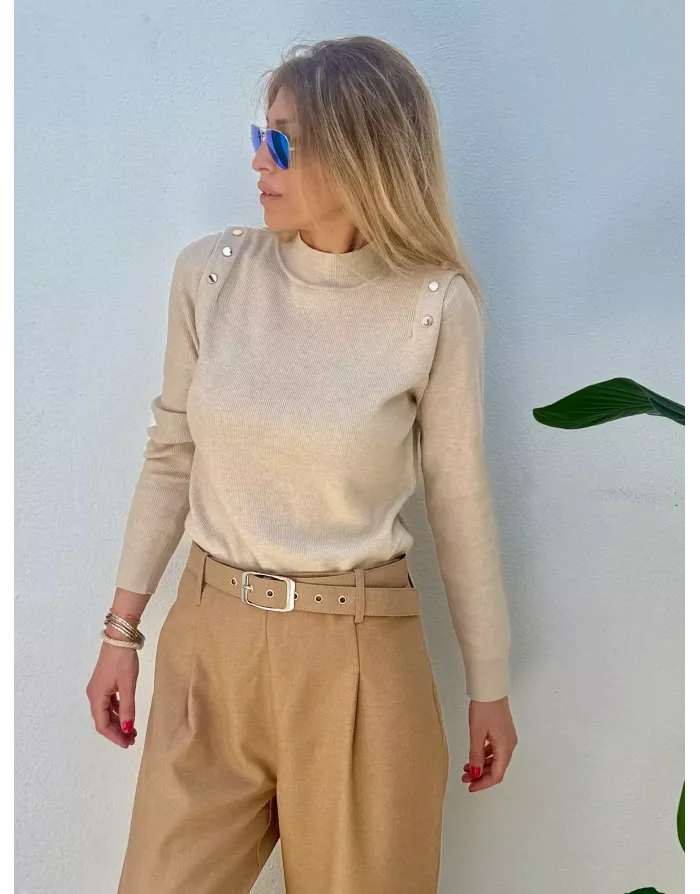 Pull col montant, finement côtelé, fantaisie sur les épaules, coloris beige,  Molly Bracken - Référence : T2113DN
