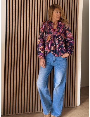 Blouse imprimé floral coloré Molly Bracken, plastron brodé en poitrine, manches longues élastiquées, référence Z508CN