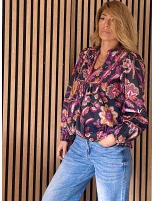 Blouse imprimé floral coloré Molly Bracken, plastron brodé en poitrine, manches longues élastiquées, référence Z508CN