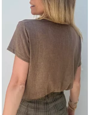 Tee-shirt d'aspect lin à encolure fantaisie en V Molly Bracken, coloris marron kaki - Référence : T427DP Kaki Marron