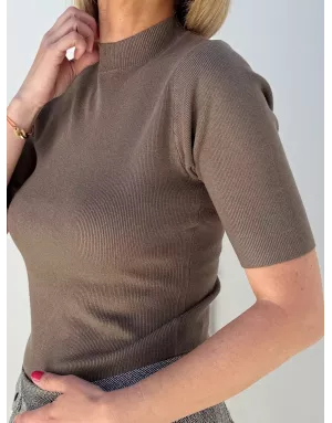Pull col montant, finement côtelé, manches courtes, coloris kaki,  Molly Bracken - Référence : E1465DN