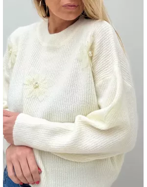 Pull fantaisie, grosse maille côtelée, fleurs fantaisies perlées, coloris blanc cassé,  Molly Bracken - Référence :LA1781DN
