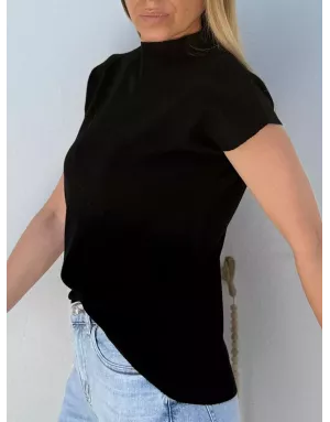 Pull col montant, finement côtelé, manches très courtes, coloris noir,  Molly Bracken - Référence : E1616DN