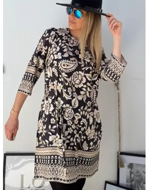 Robe coupe droite, imprimé floral beige sur fond noir, Molly Bracken, référence T2076DH