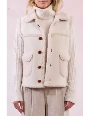 Gilet sans manches Molly Bracken, bi-matière, imitation peau retournée et mouton, coloris beige- Référence : T2132DH