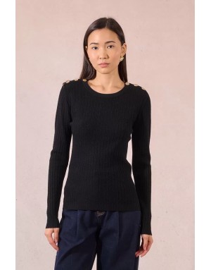Pull maille torsadée, coupe ajustée, coloris noir, boutonnière aux épaules, Molly Bracken - Référence : LA906DN