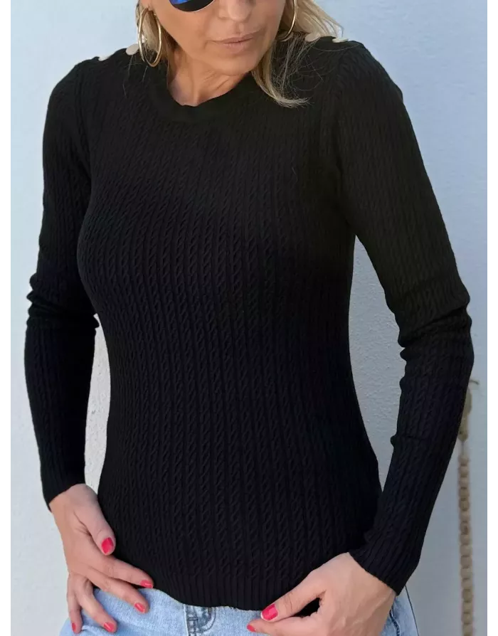 Pull maille torsadée, coupe ajustée, coloris noir, boutonnière aux épaules, Molly Bracken - Référence : LA906DN