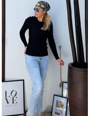 Pull maille torsadée, coupe ajustée, coloris noir, boutonnière aux épaules, Molly Bracken - Référence : LA906DN