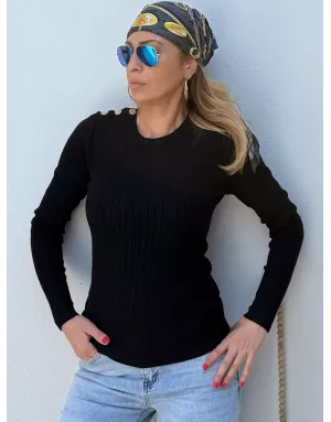 Pull maille torsadée, coupe ajustée, coloris noir, boutonnière aux épaules, Molly Bracken - Référence : LA906DN