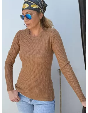Pull maille torsadée, coupe ajustée, coloris camel, boutonnière aux épaules, Molly Bracken - Référence : LA906DN