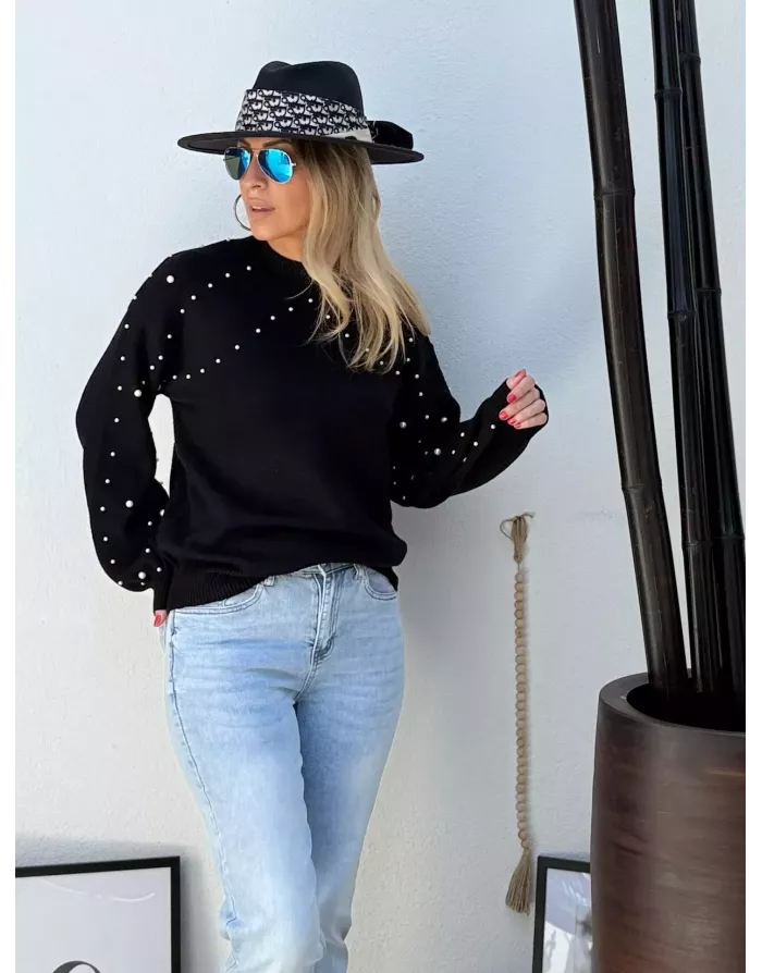 Pull fantaisie en maille, application de perles, coloris noir Molly Bracken - Référence: LA1827DH