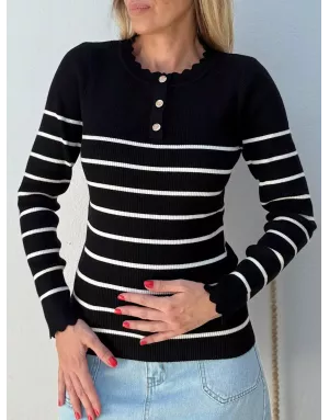 Pull fin rayé, maille côtelée, manches longues, encolure festonné, coloris noir/blanc  Molly Bracken - Référence : LA1834DN