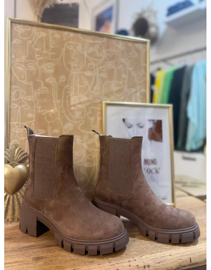 Bottines Herine, coloris café, en bi-matière noirs à semelle crantée Vanessa WU - BT2815