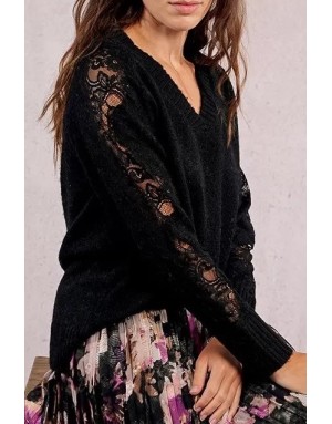 Pull maille avec laine Molly Bracken, manches ajourées insert de dentelle, coloris noir, référence E1740DN
