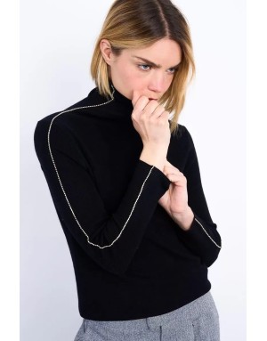 Pull noir fin et côtelé, col roulé, bandes de strass fantaisie sur les manches jusqu'au col, Lili Sidonio, référence LAL502DN
