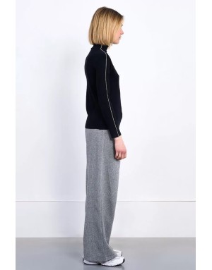 Pull noir fin et côtelé, col roulé, bandes de strass fantaisie sur les manches jusqu'au col, Lili Sidonio, référence LAL502DN