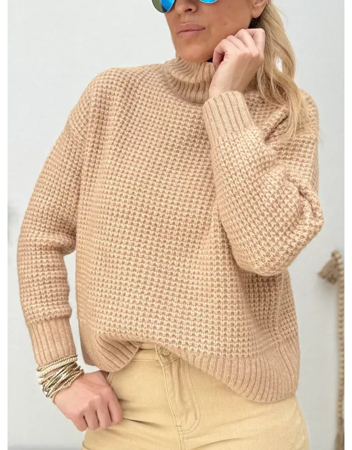 Pull épais, maille tricotée carrée, col cheminée, coloris beige camel, Lili Sidonio - Référence : ML10DH