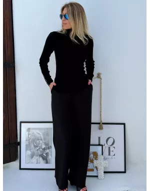 Pull noir fin et côtelé, col roulé, bandes de strass fantaisie sur les manches jusqu'au col, Lili Sidonio, référence LAL502DN