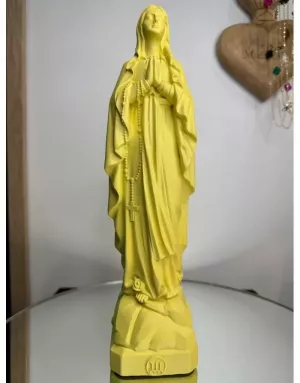 Statuette de la Vierge de Lourdes – Symbole de grâce et de pureté