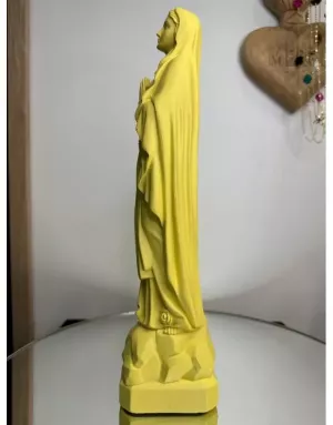 Statuette de la Vierge de Lourdes – Symbole de grâce et de pureté