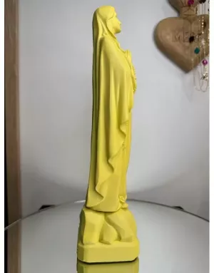 Statuette de la Vierge de Lourdes – Symbole de grâce et de pureté