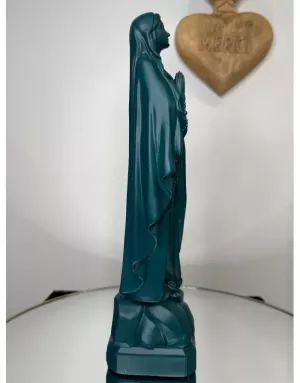 Statuette de la Vierge de Lourdes – Symbole de grâce et de pureté
