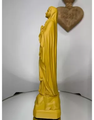 Statuette de la Vierge de Lourdes – Symbole de grâce et de pureté