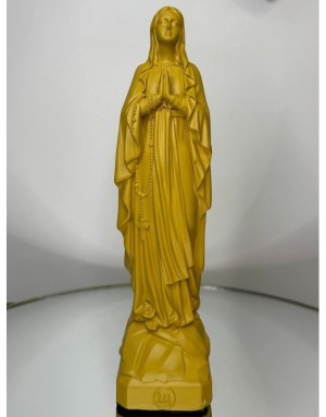 Statuette de la Vierge de Lourdes – Symbole de grâce et de pureté