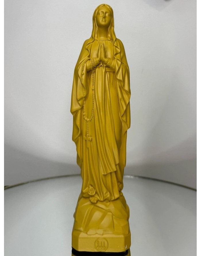 Statuette de la Vierge de Lourdes – Symbole de grâce et de pureté