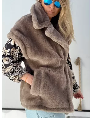 Veste effet fourrure Molly Bracken, sans manches, coloris marron- Référence : HA109DH