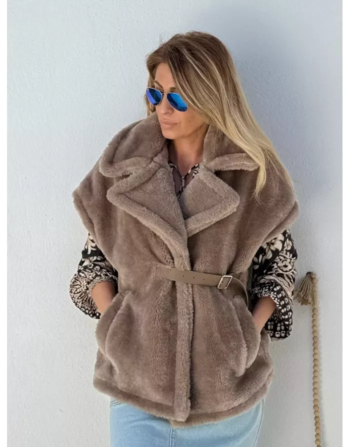Veste effet fourrure Molly Bracken, sans manches, coloris marron- Référence : HA109DH