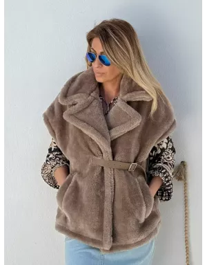 Veste effet fourrure Molly Bracken, sans manches, coloris marron- Référence : HA109DH