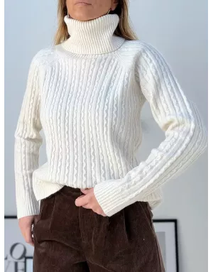 Pull épais et droit en maille torsadée, large col roulé, coloris blanc cassé - Référence : BT202DH