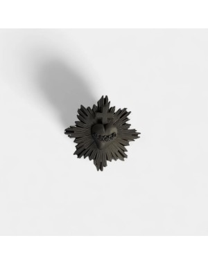Broche Ex-Voto

Couleur : Noir